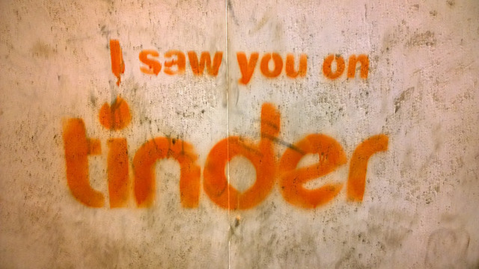 Writing on a wall 'I saw you on tinder'