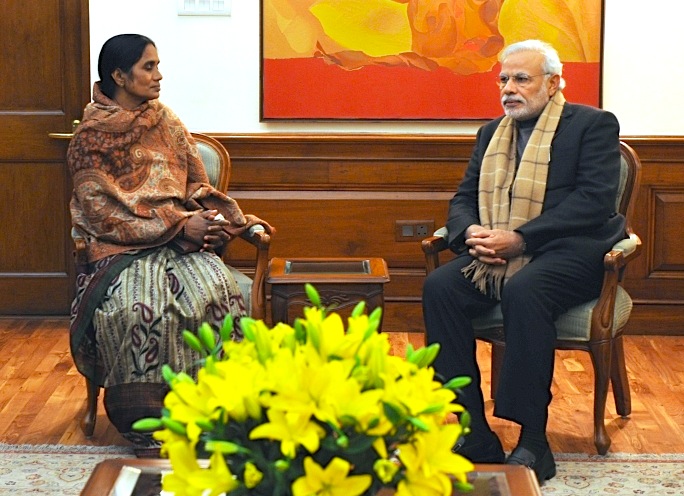 Photo of Asha Devi with Narendra Modi
