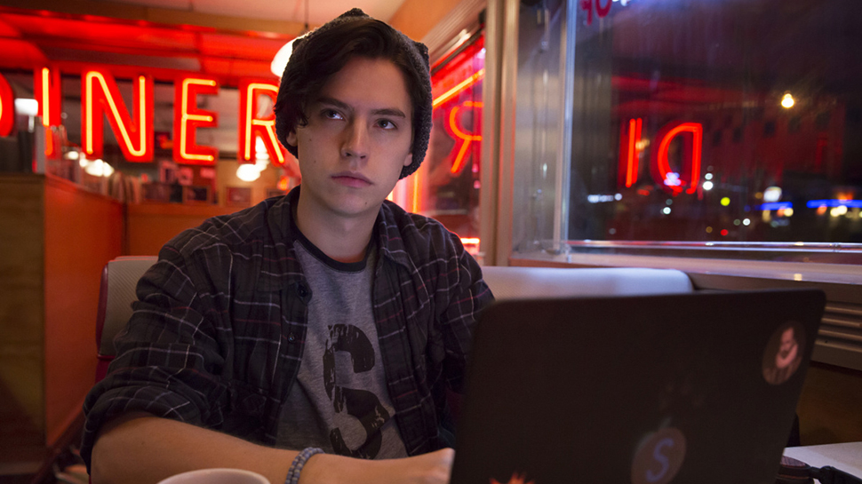 Riverdale -- "Pilot" -- Image Number: RVD101g_0362.jpg -- Pictured: Cole Sprouse as Jughead -- Photo: Katie Yu/The CW -- © 2016 The CW Network. All Rights Reserved.